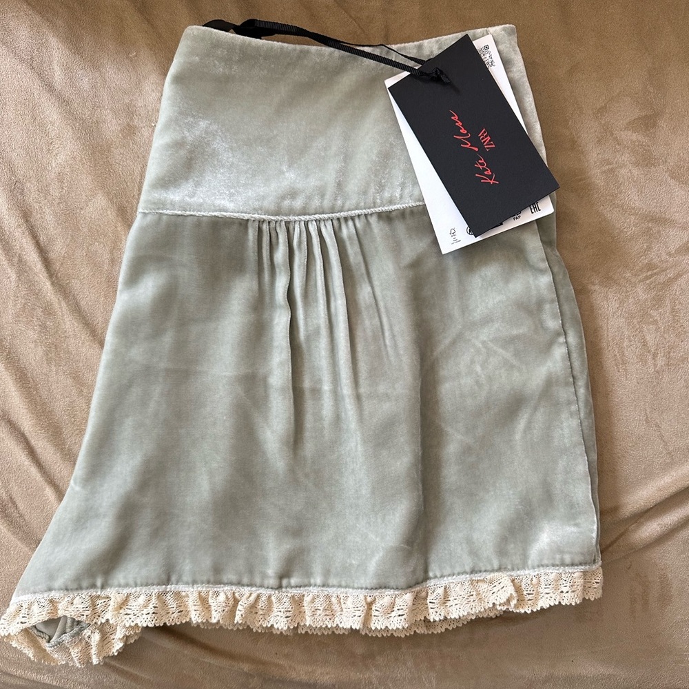 Zara x Kate Moss Velvet Lace Shorts Sage Green NWT - Picture 3 of 4